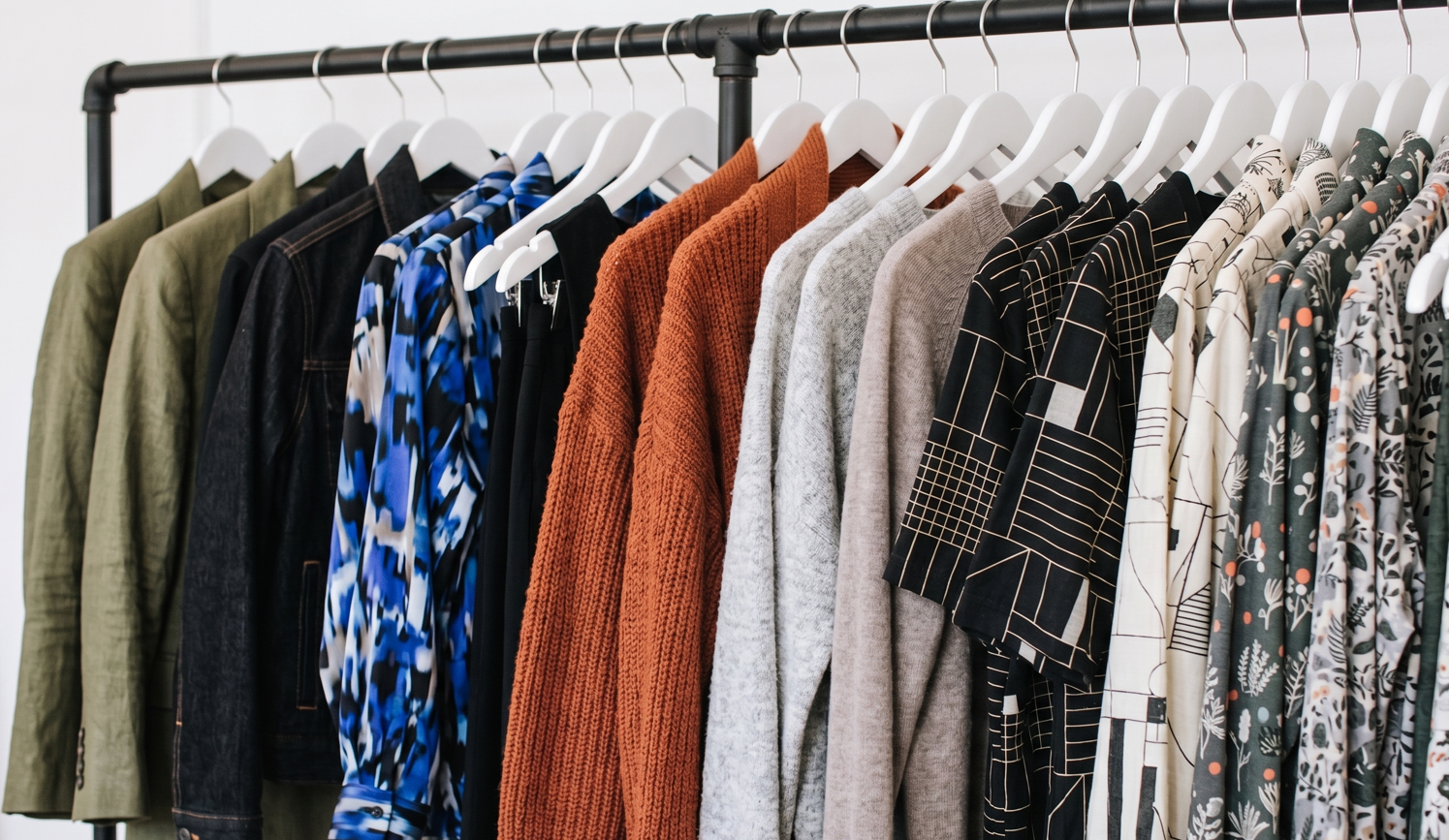Fashion shopping floor representative image
